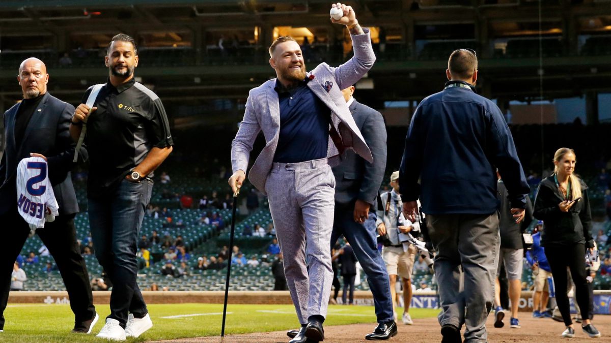 Saque de honor de McGregor en la MLB