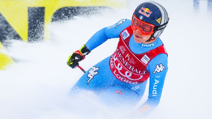 Sofia Goggia en el descenso en el Lake Louise.