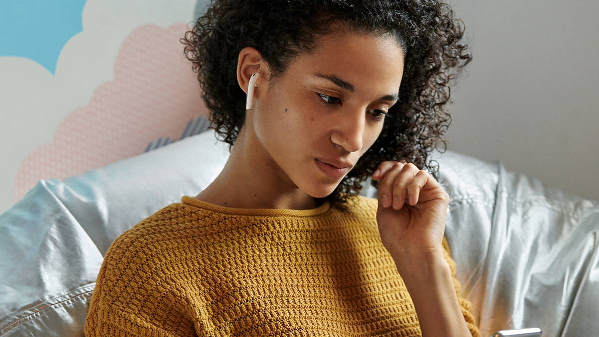 Precio y fecha de los nuevos AirPods de Apple, con “Oye Siri” y más batería