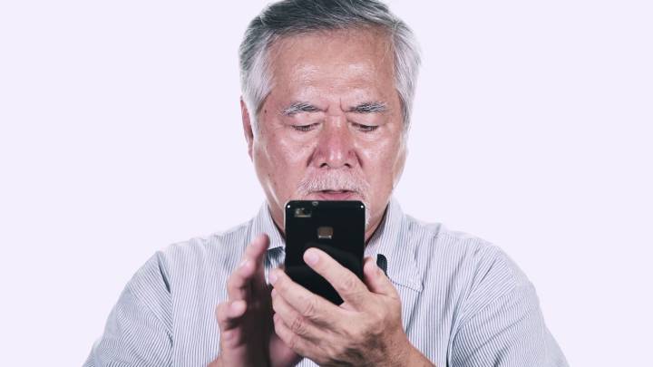 Esta app facilita el uso del móvil a personas con problemas de visión