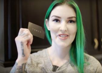 Esta chica se implanta un chip de su coche Tesla en su propio brazo