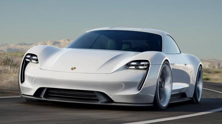 Si te compras un coche eléctrico silencioso, deberá hacer ruido según la Ley