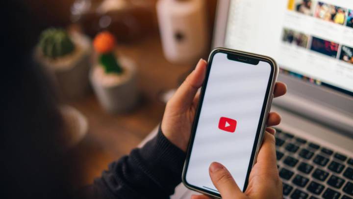 Trucos YouTube: qué pasa al tocar 2 veces la pantalla del móvil