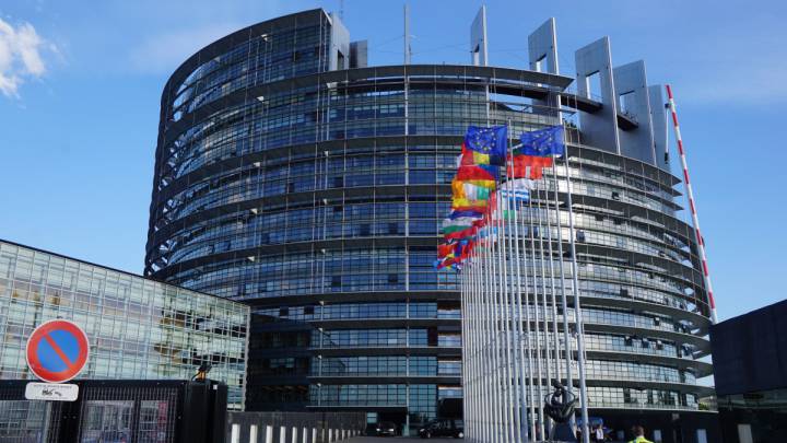 UE