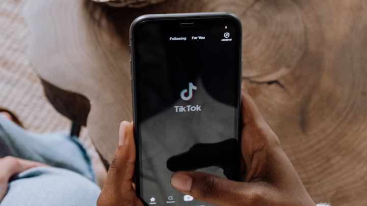 Consigue seguidores en TikTok compartiendo este código