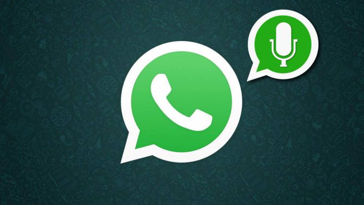 Como escuchar las notas de voz de WhatsApp 'a escondidas' sin que salte la confirmación