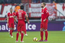 'Tecatito' Corona jugó 52 minutos en la derrota del Twente