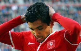 Jesús Corona y el Twente caen 2-1 ante el PEC Zwolle