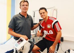 Oficial: Chicharito ya es jugador del Bayer Leverkusen