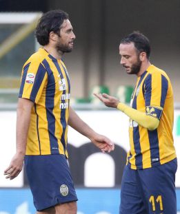 Hellas Verona sigue lapidando su descenso