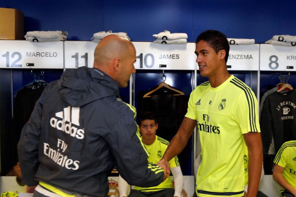 Los rostros del Real Madrid en la presentación de Zinedine Zidane