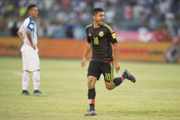 El Tecatito Corona levanta la mano para ir a Río 2016