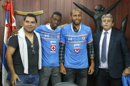 El Cruz Azul firmó a dos jugadores cubanos