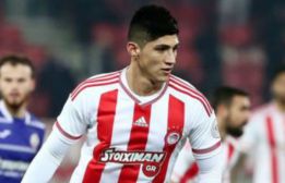Alan Pulido y Olympiakos, a semifinal de la Copa de Grecia
