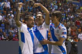 Periódico pone escudo del Puebla en Champions League