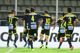 Festejo del Deportivo Táchira ante Olimpia