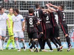Eintracht sumó tres puntos de oro; Fabián no salió a la banca