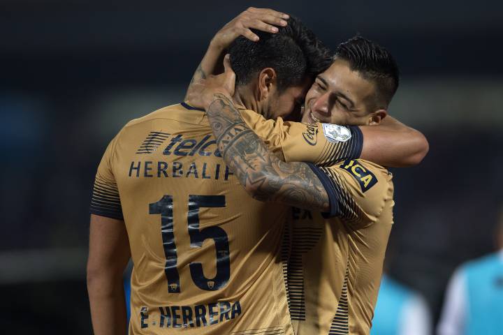 Pumas remonta ante Táchira y avanza a los cuartos de final