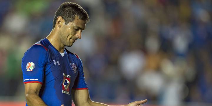 Roque Santa Cruz terminó contrato con Cruz Azul