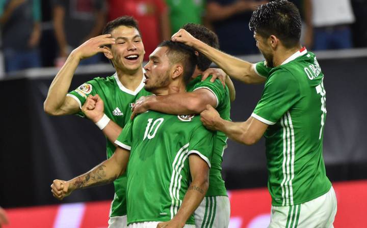 'Tecatito' arregla el vuelo de la Selección