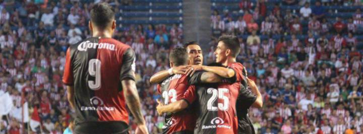 Chivas cae ante Atlas en Clásico Tapatío de pretemporada