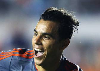 Omar Bravo se estrenó con gol en la NASL ante el Miami FC