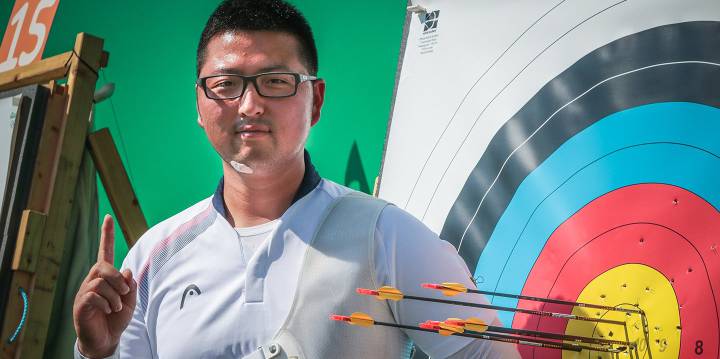 Kim Woojin rompe récord olímpico y mundial en tiro con arco