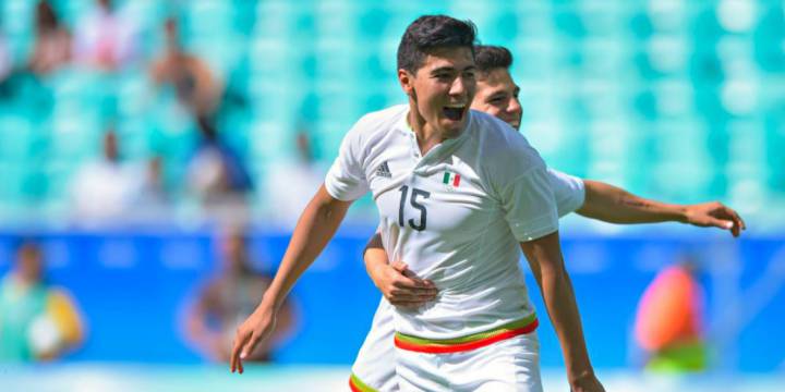 México despertó en el segundo tiempo para golear a Fiji