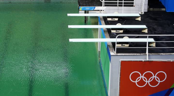 La FINA atribuye el agua verde a una falla de mantenimiento