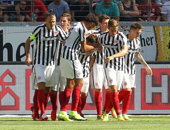 Marco Fabián no participó en el estreno victorioso del Eintracht