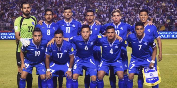 El Salvador se mide a México con racha de un año sin ganar