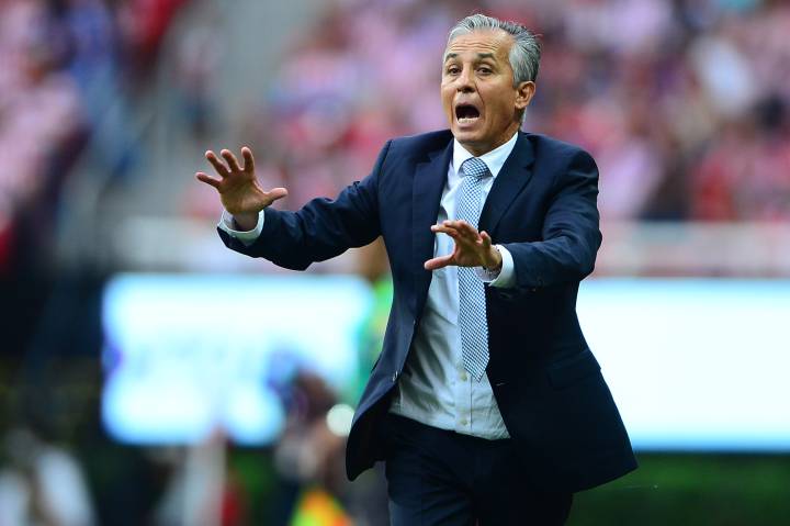 Sergio Bueno alude a Tomás Boy y critica formas en Cruz Azul