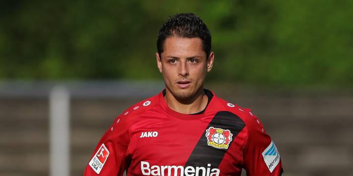 Chicharito podría volver a la acción con el Leverkusen