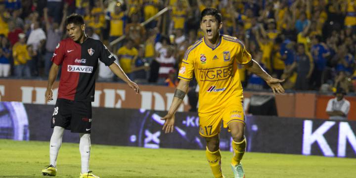 Alan Pulido regresó a la Liga MX tras 868 días