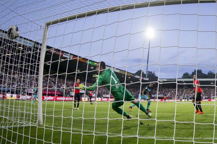 Moreno jugó 61', Guardado no vio acción en triunfo de PSV
