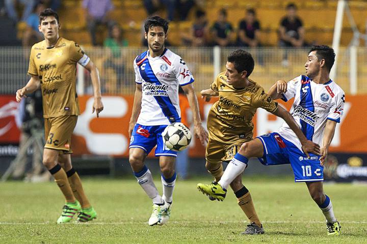‘Hobbit’ Bermúdez, con gol y victoria después de la cárcel