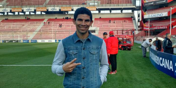 Jonny Magallón, presente en juego de la Sudamericana con Lanús… desde la tribuna