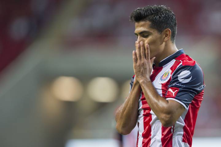Chivas fue devorado en su casa por el superlíder e invicto, Tigres