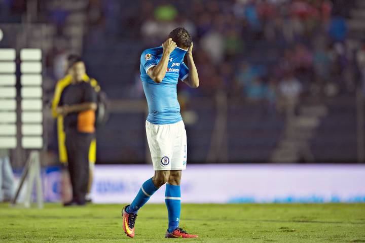 Cruz Azul no reacciona en casa y cae ante Toluca