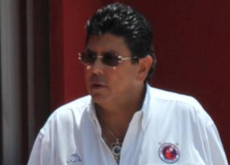 Fidel Kuri Grajales se burla de reportero en Puebla