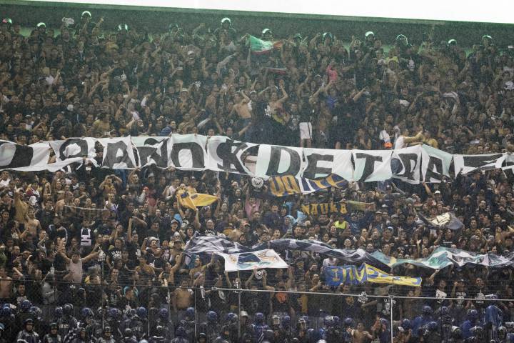 En Pumas se burlan de los 100 años de Grandeza del América