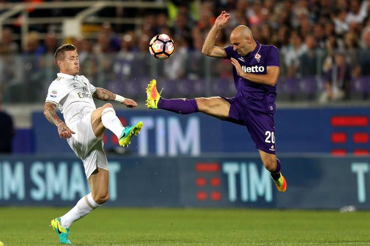 Salcedo debuta en Serie A y brilla ante los 'Rossoneri'
