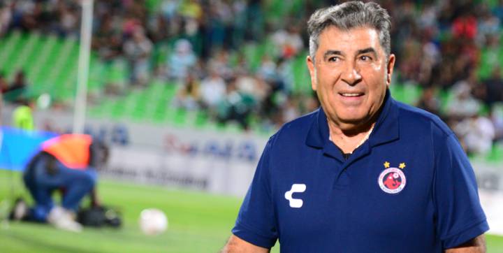 Carlos Reinoso, a un paso de volver a dirigir al Veracruz