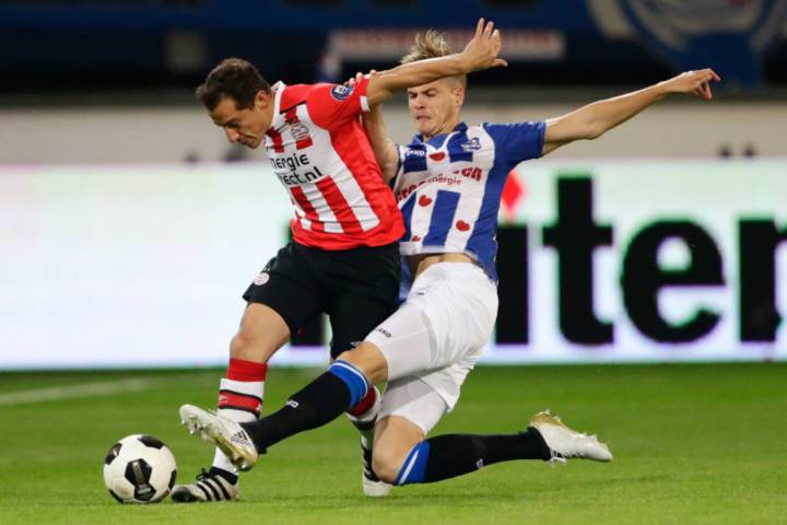 Tirón en el muslo aleja a Andrés Guardado de las canchas