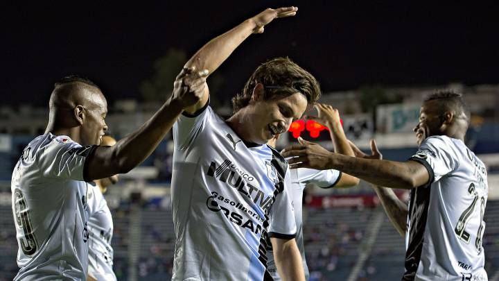 Carlos Fierro reina en el Azul y 'La Máquina' lo vuelve a hacer