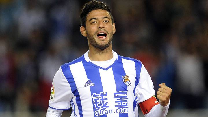Con gol de Carlos Vela, la Real Sociedad vapulea al Alavés
