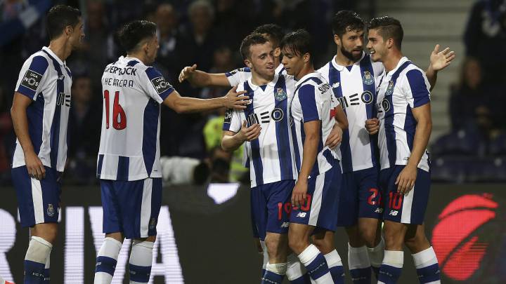 Con el 'Mexican Power' en la cancha, Porto golea al Arouca