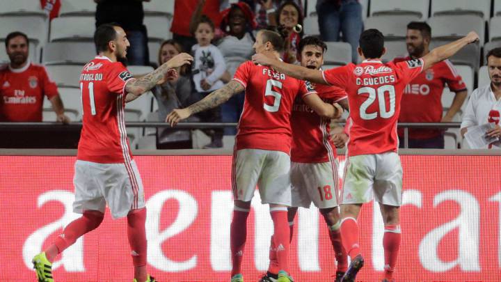 Con Raúl Jiménez de cambio, Benfica venció a Paços Ferreira