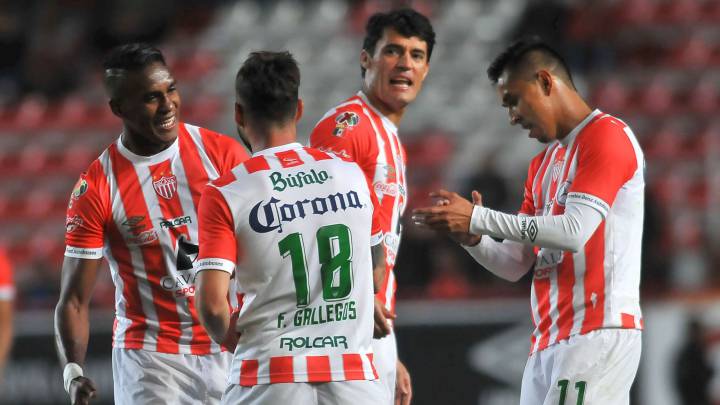 'El Conejo' abrió el camino para el Necaxa; Pachuca aún vive