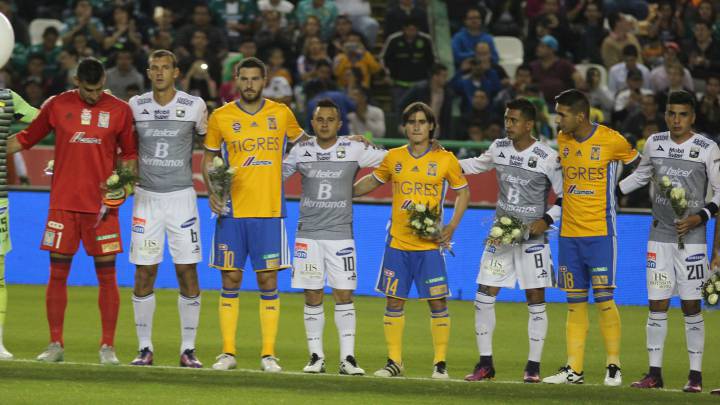 Homenaje a las víctimas de Chapecoense antes del partido